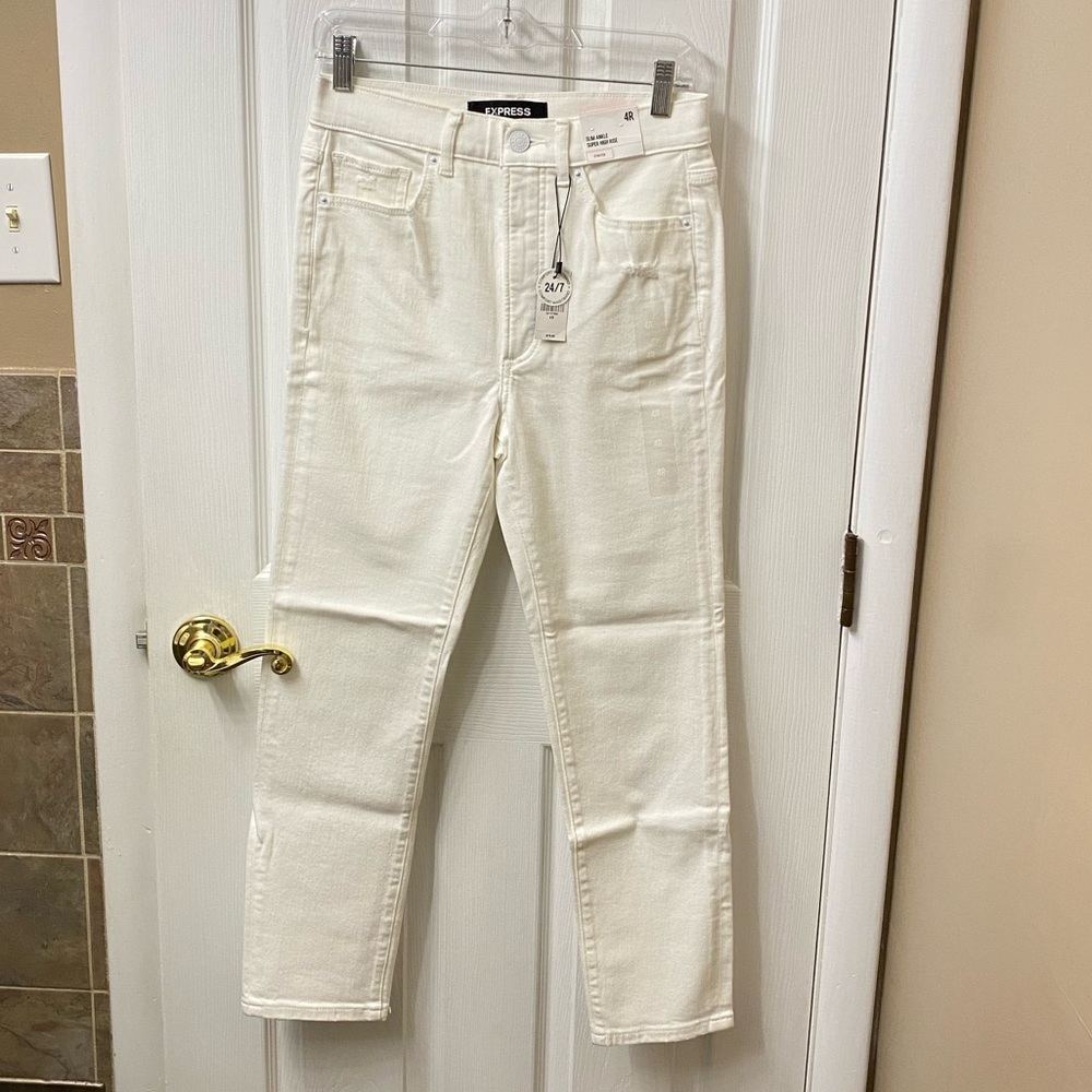 NWT Express Women’s White Super High Rise Slim Ankle Jeans